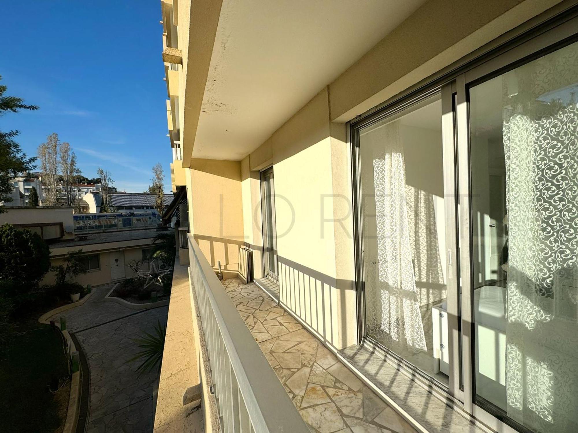Superbe 3 Pieces 100m De La Appartement